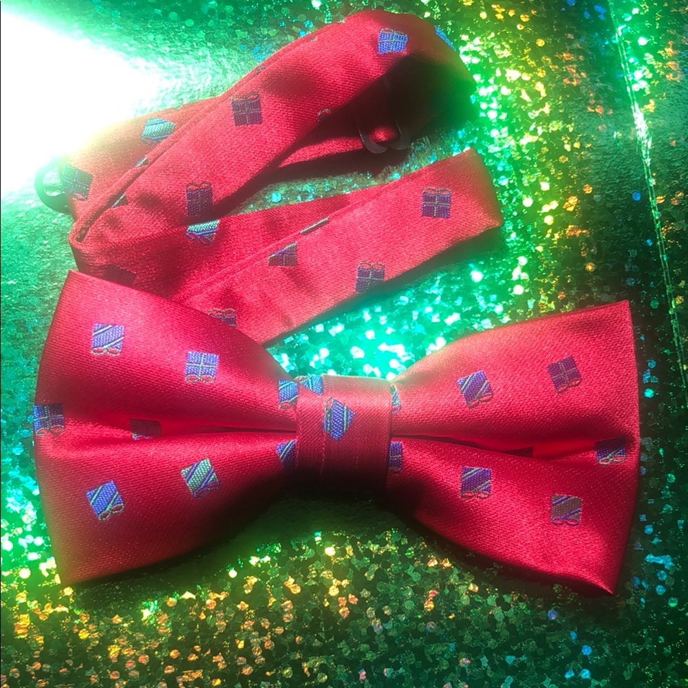 Christmas Bow Tie with Gift Box Motif